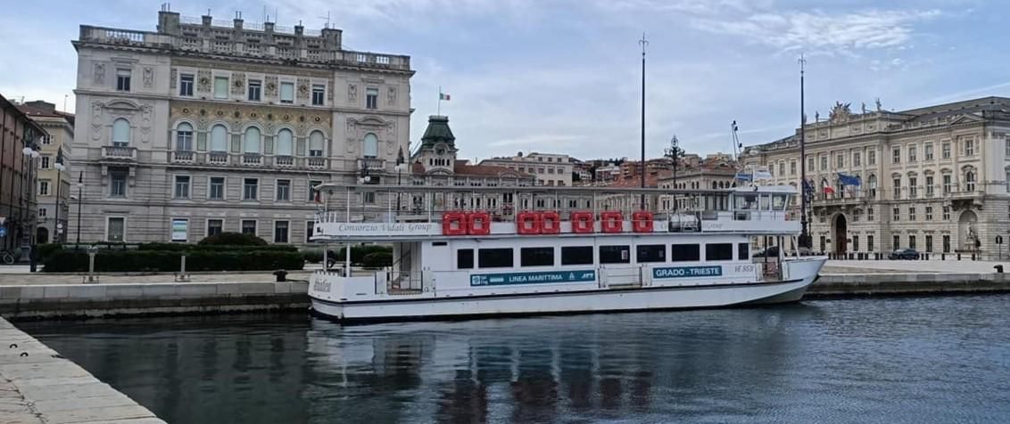 Un fulmine colpisce la motonave Adriatica, servizio sostitutivo per la Trieste-Grado